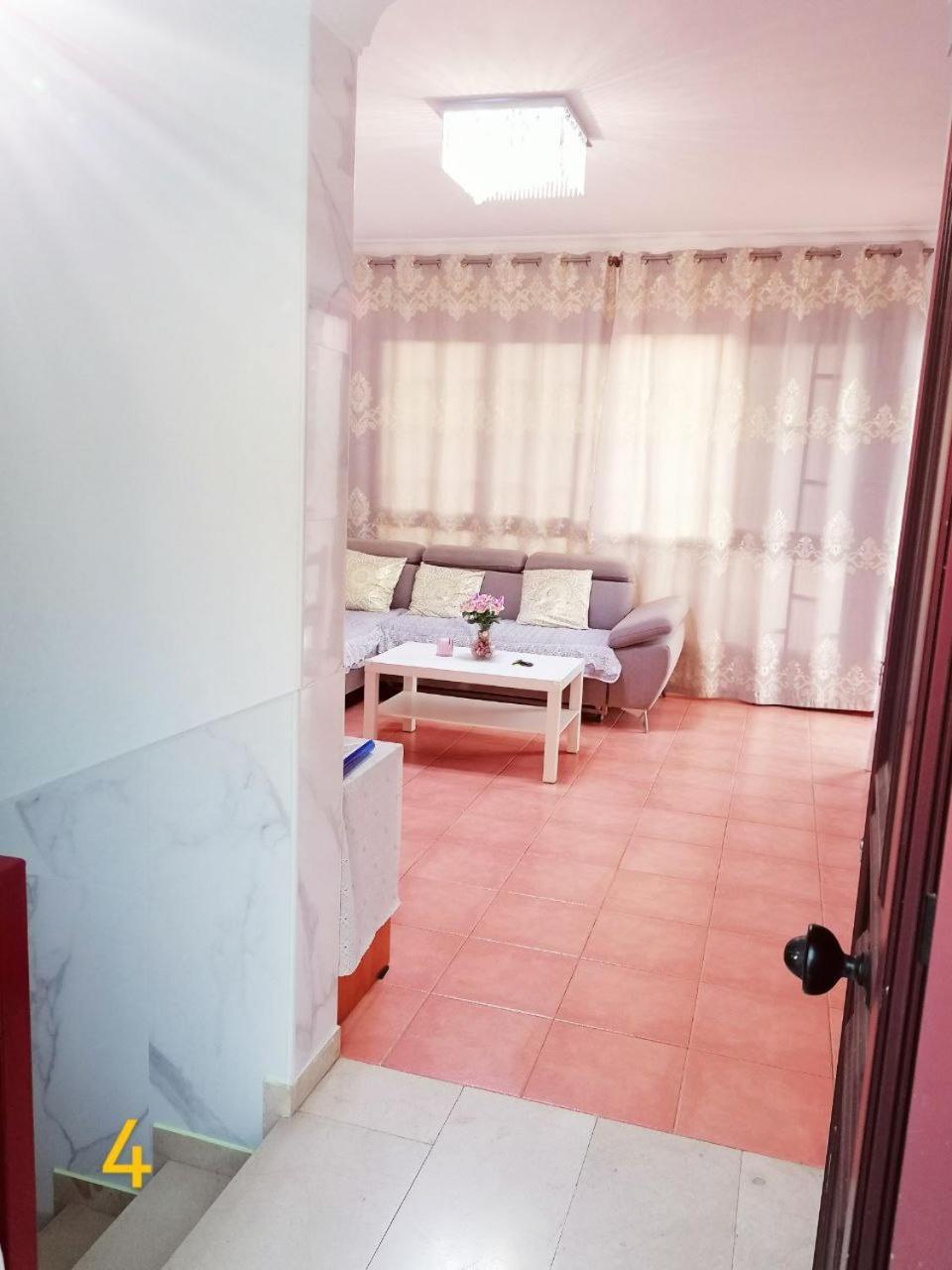 Big Villa Puerto Rico With Heated Saltwater Jacuzzi Pool & Bbq & Private Parking Eksteriør billede