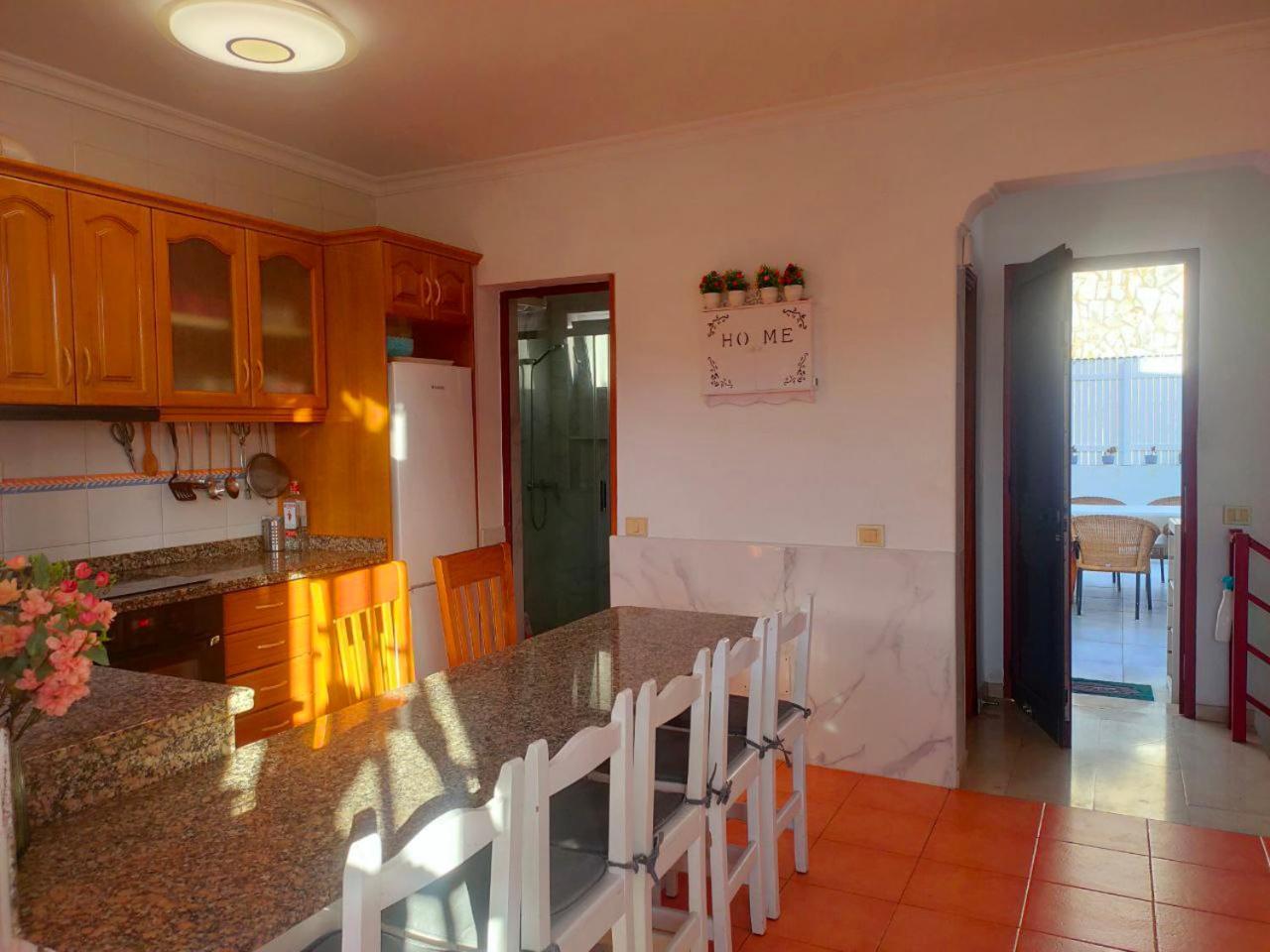 Big Villa Puerto Rico With Heated Saltwater Jacuzzi Pool & Bbq & Private Parking Eksteriør billede