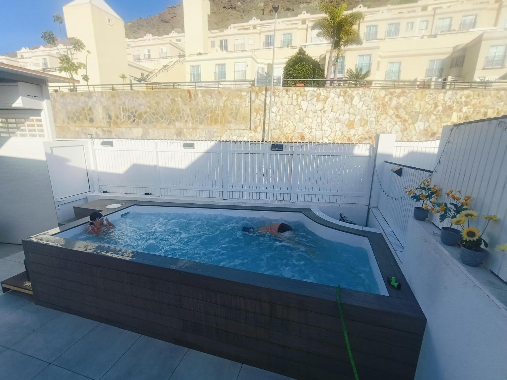 Big Villa Puerto Rico With Heated Saltwater Jacuzzi Pool & Bbq & Private Parking Eksteriør billede