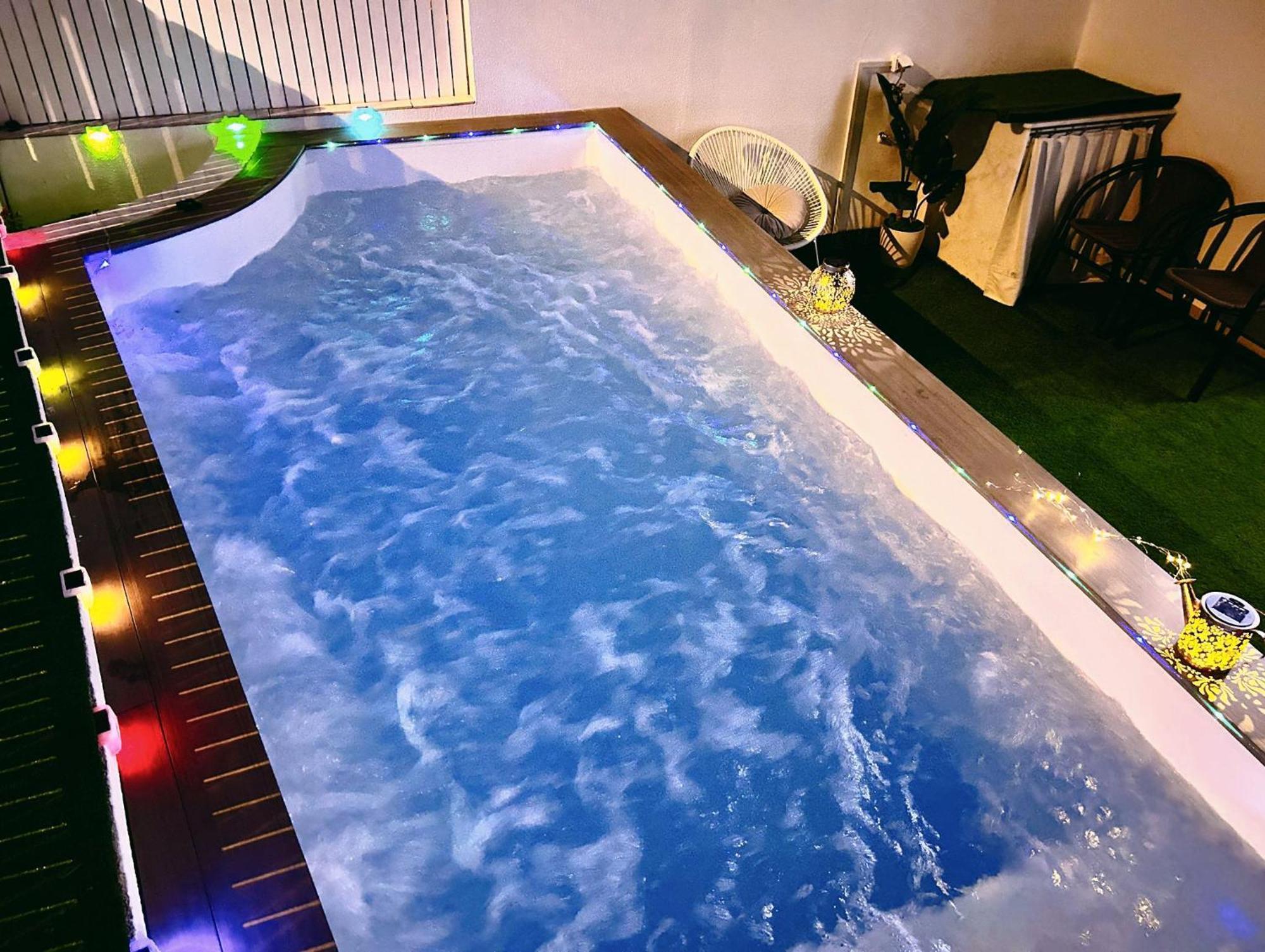 Big Villa Puerto Rico With Heated Saltwater Jacuzzi Pool & Bbq & Private Parking Eksteriør billede