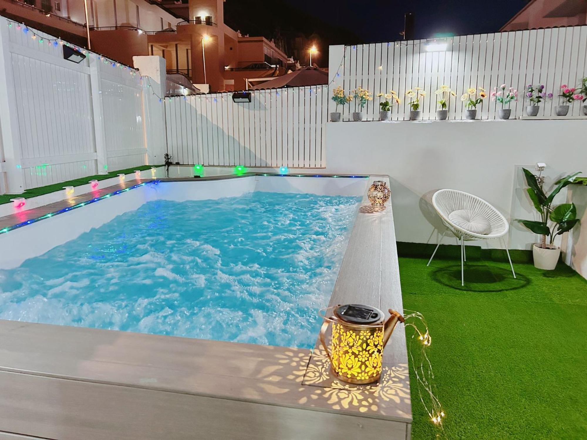 Big Villa Puerto Rico With Heated Saltwater Jacuzzi Pool & Bbq & Private Parking Eksteriør billede
